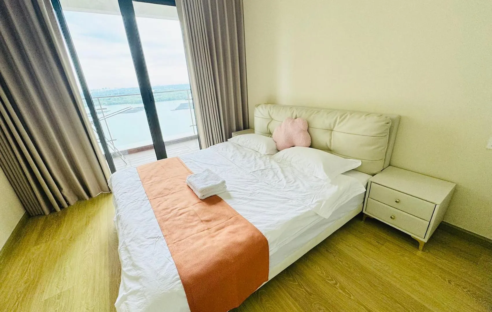 Danga Bay Seaview Laurel Waterfront Heaven Apartment Johor Bahru
